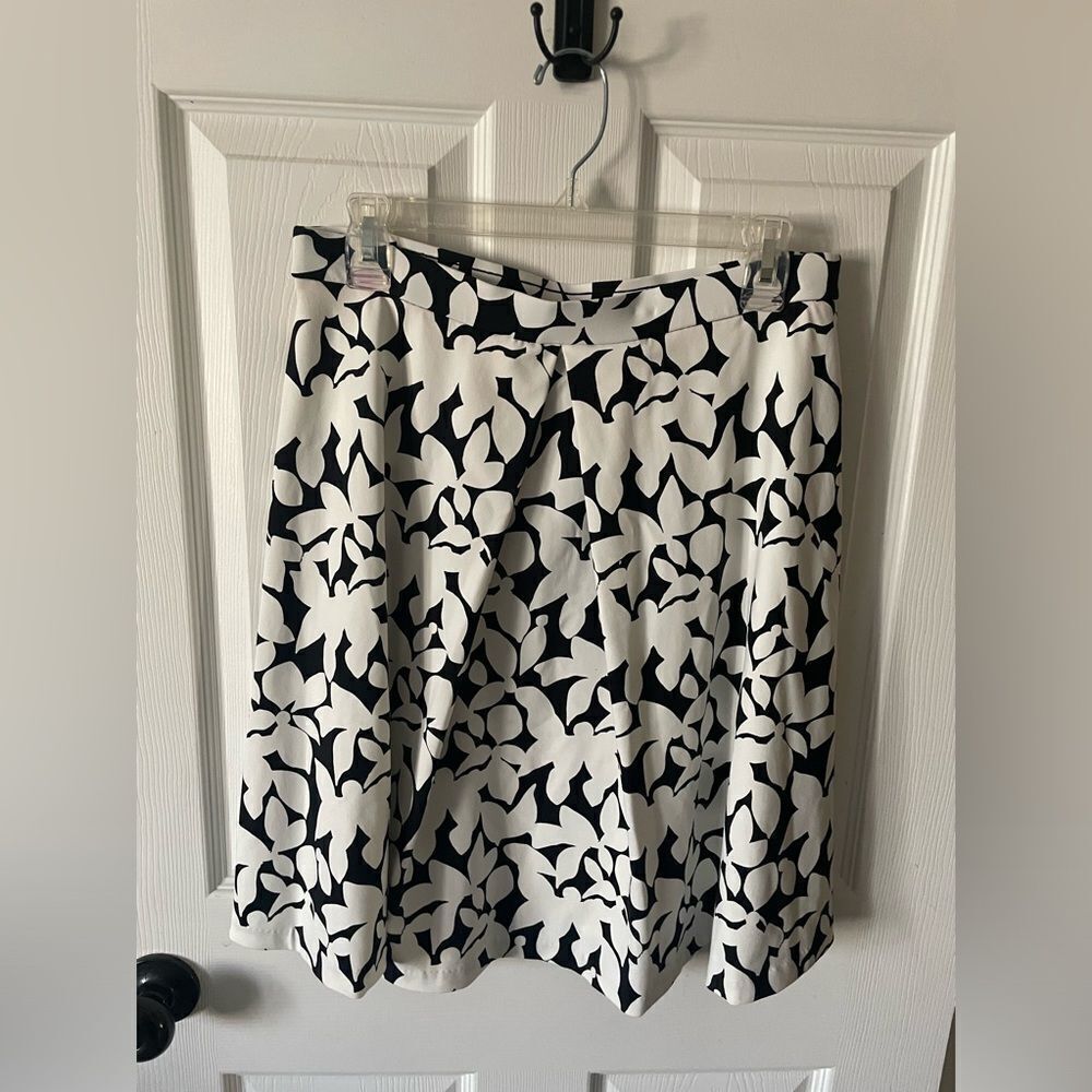 🆕 Women’s Cynthia Rowley Black & White Floral Skirt Size Medium